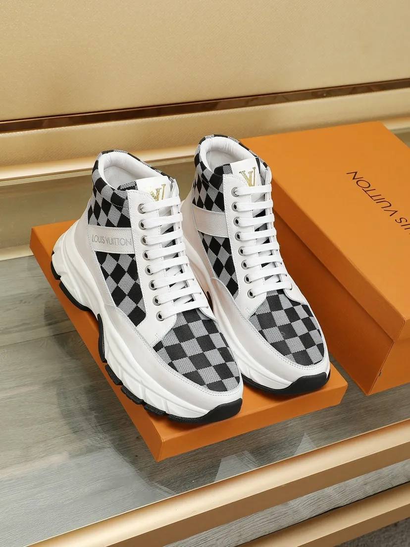 Factory P460 men's shoes 💰"LOUI* VUITTO*" popular men's casual shoes 💯Purchase-level quality, the upper is made of original materials with cowhide, the real thing is super shiny⚡️ Fashionable and versatile, the toe last shape is firm and full, the soles are LV original molds and can be put in and out at will. Light and comfortable on the foot ~ purely handmade, details determine the quality! Color: Two colors available. Size:38-44 (45 customized)